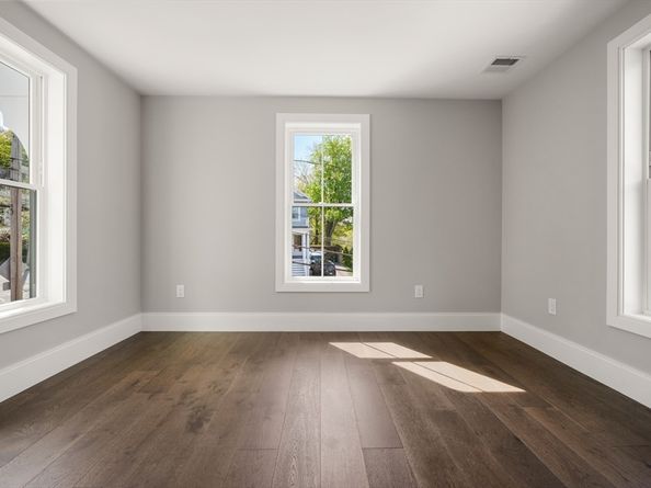 230 Bellevue St 1, Newton MA 02458