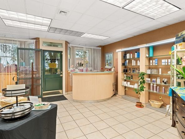 100-102 Main St, Gloucester MA 01930