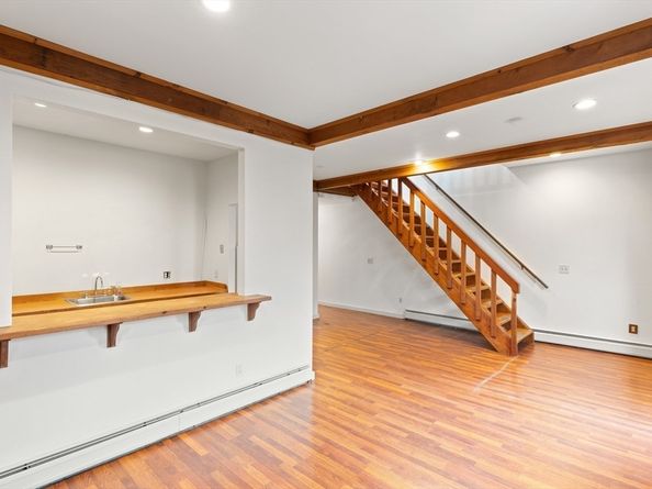 100-102 Main St, Gloucester MA 01930