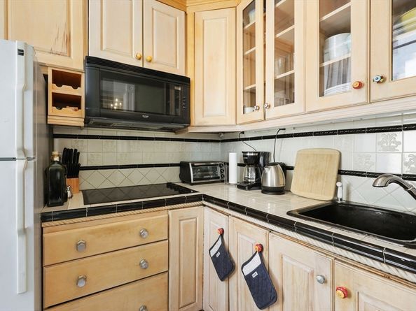 21 Beacon St 4S, Boston MA 02108