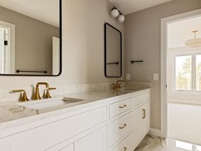 8 Lorenzo Drive, Southborough MA 01772