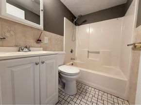 209 Riverview Ave 29, Newton MA 02466