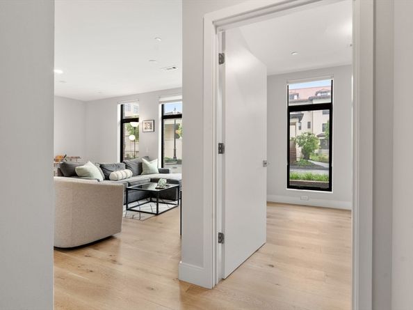 191 Washington St 324, Boston MA 02135