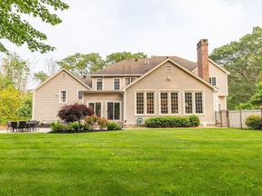 29 Hoveys Pond Dr, Boxford MA 01921
