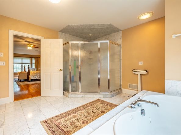 29 Hoveys Pond Dr, Boxford MA 01921