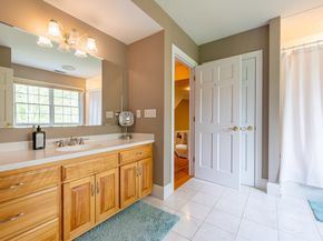 29 Hoveys Pond Dr, Boxford MA 01921