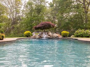 29 Hoveys Pond Dr, Boxford MA 01921