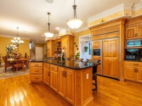 29 Hoveys Pond Dr, Boxford MA 01921