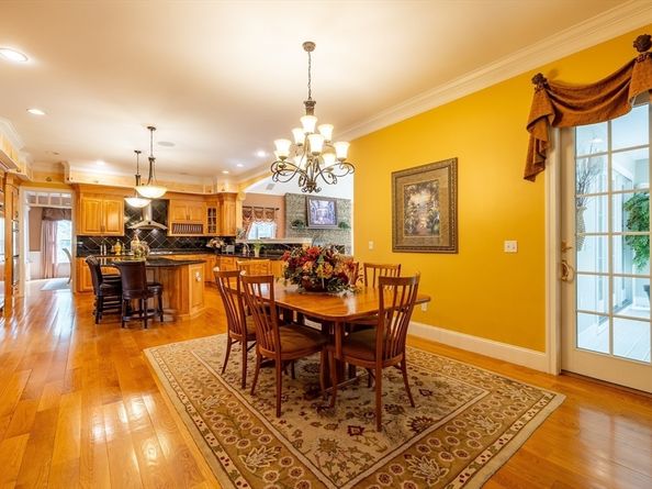 29 Hoveys Pond Dr, Boxford MA 01921