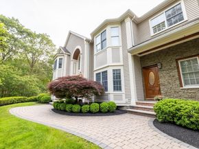 29 Hoveys Pond Dr, Boxford MA 01921
