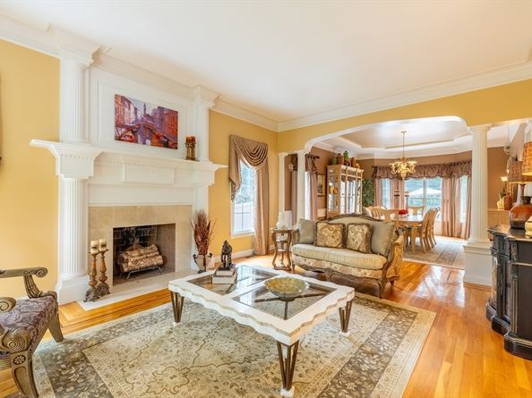 29 Hoveys Pond Dr, Boxford MA 01921