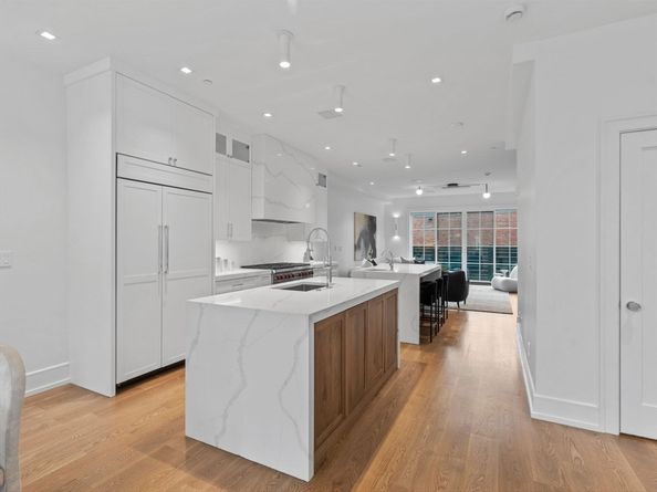 565 East Broadway, Boston MA 02127