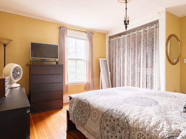 327 Lafayette St 2, Salem MA 01970