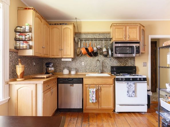 327 Lafayette St 2, Salem MA 01970