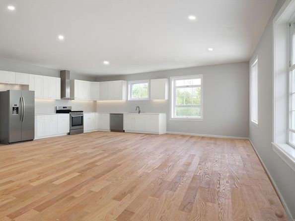 17 Crosby St B, Webster MA 01570