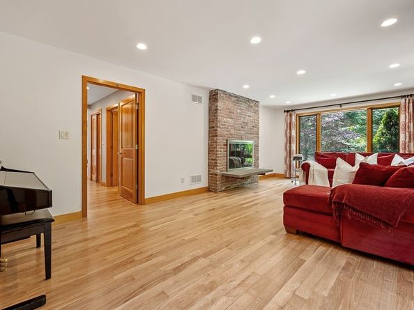 342 Green St, Northborough MA 01532