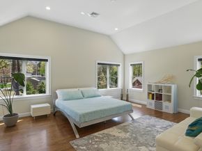 186 Concord Rd, Bedford MA 01730