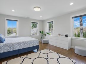 186 Concord Rd, Bedford MA 01730