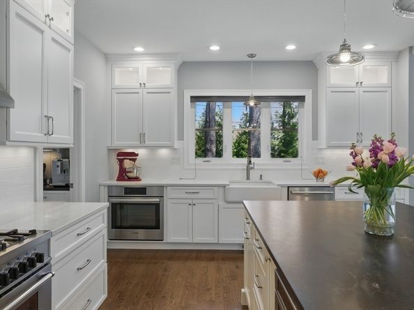 186 Concord Rd, Bedford MA 01730