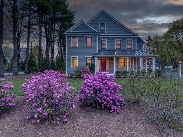 186 Concord Rd, Bedford MA 01730