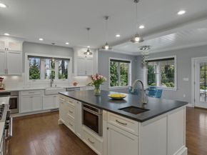 186 Concord Rd, Bedford MA 01730