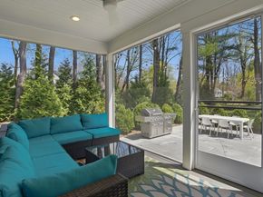 186 Concord Rd, Bedford MA 01730