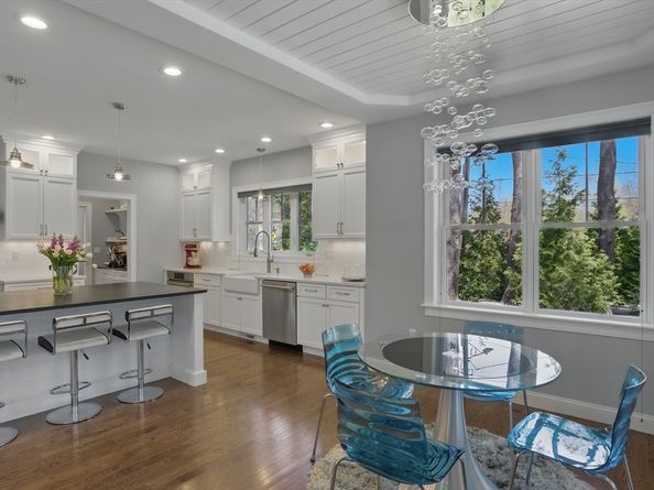 186 Concord Rd, Bedford MA 01730