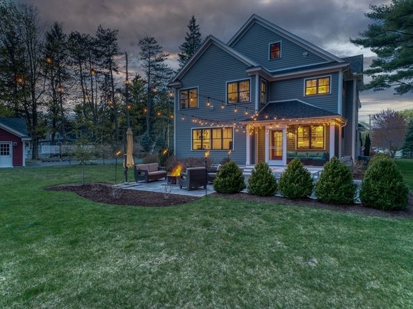 186 Concord Rd, Bedford MA 01730