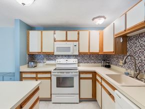 17 Bourbon St. 75, Peabody MA 01960