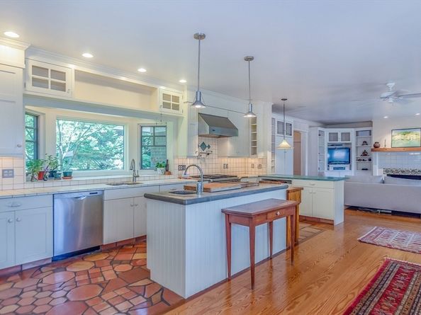 414 Point Rd, Marion MA 02738
