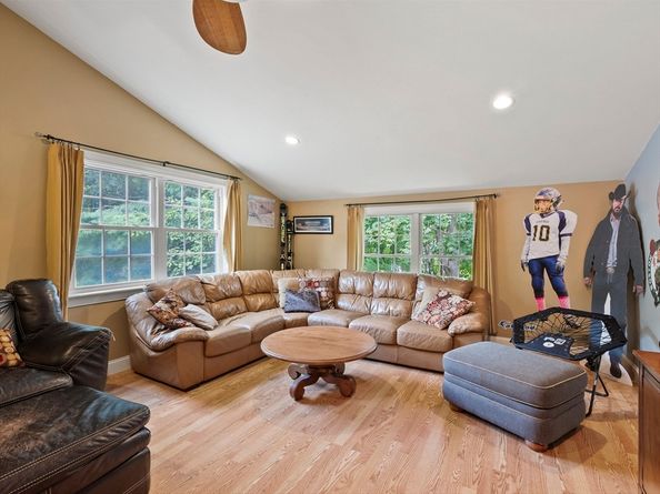 38 Edward Ave, Lynnfield MA 01940