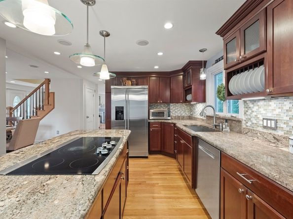 38 Edward Ave, Lynnfield MA 01940