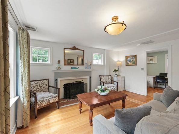 38 Edward Ave, Lynnfield MA 01940