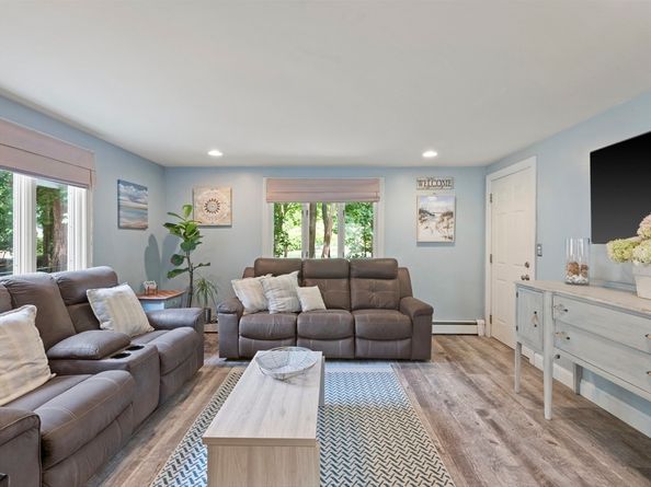 38 Edward Ave, Lynnfield MA 01940