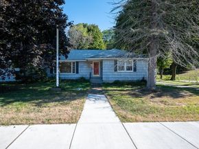 12 Pearl St, Gardner MA 01440