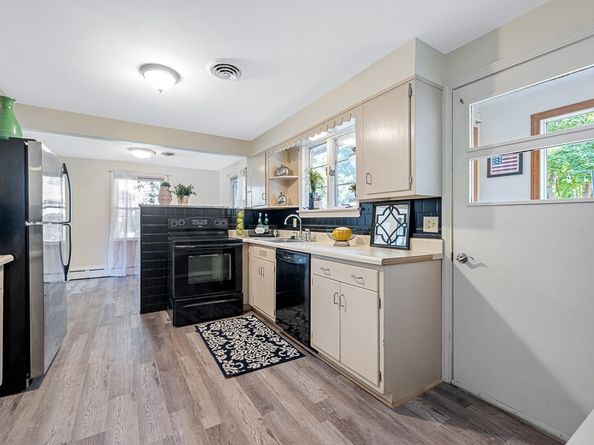 12 Pearl St, Gardner MA 01440