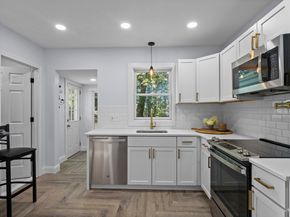 125 Phillips Brooks, North Andover MA 01845