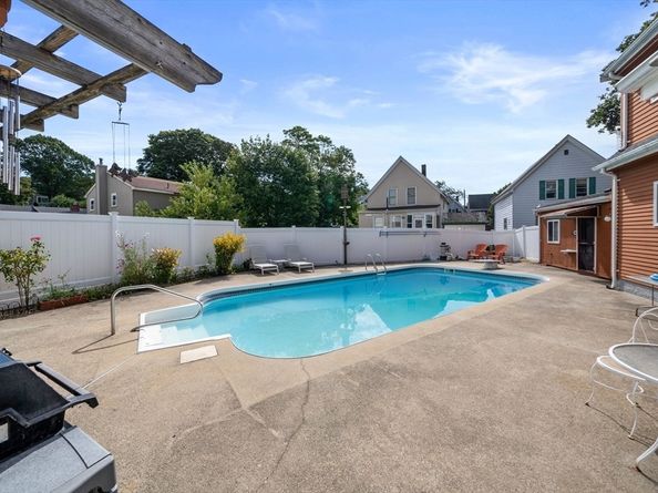 37 Arbor St, Lynn MA 01902