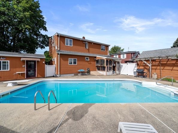 37 Arbor St, Lynn MA 01902
