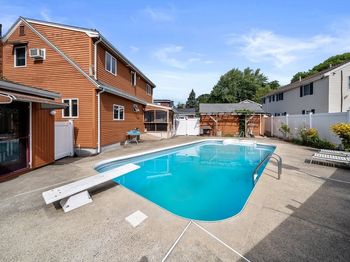 37 Arbor St