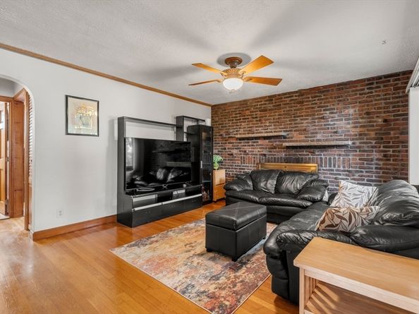 37 Arbor St, Lynn MA 01902