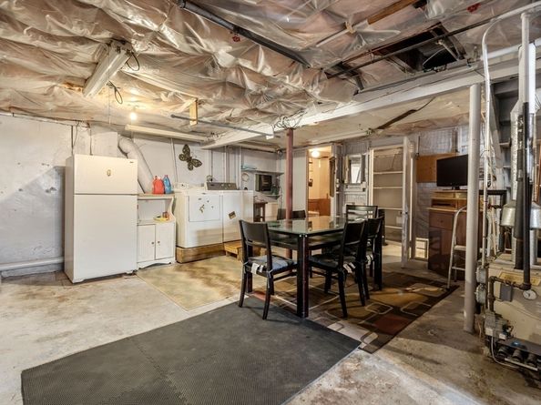 37 Arbor St, Lynn MA 01902