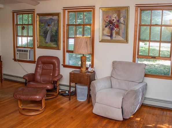 562 North Ave, Rochester MA 02770