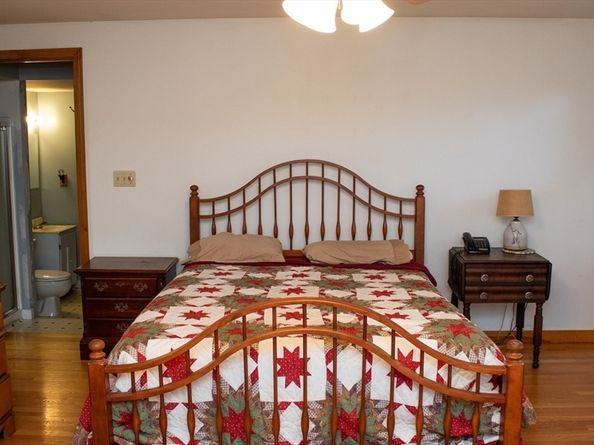 562 North Ave, Rochester MA 02770