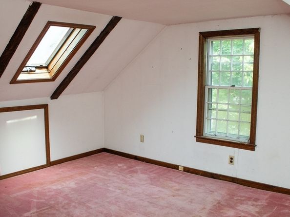 562 North Ave, Rochester MA 02770