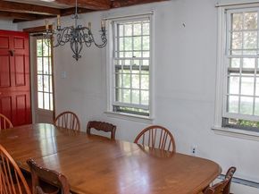 562 North Ave, Rochester MA 02770
