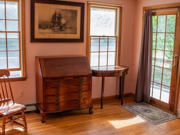 562 North Ave, Rochester MA 02770