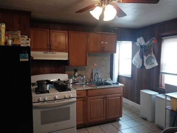 19 Heath St, Everett MA 02149