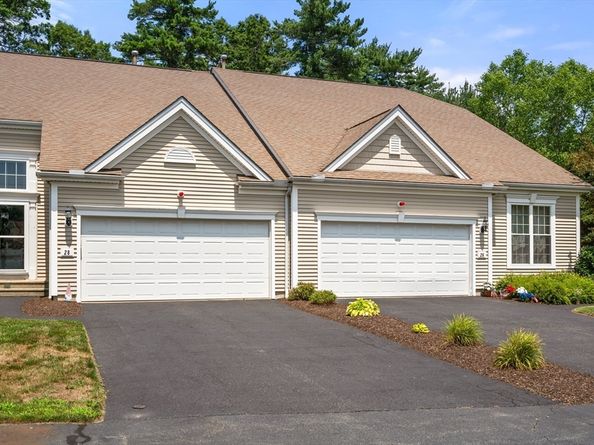 26 Stonebridge Dr 26, Hanson MA 02341