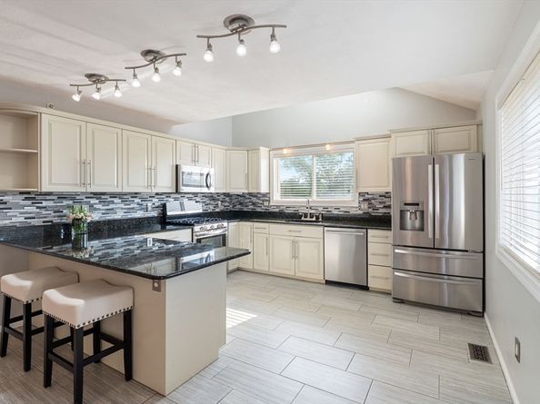 54 Cavendish Circle 54, Salem MA 01970